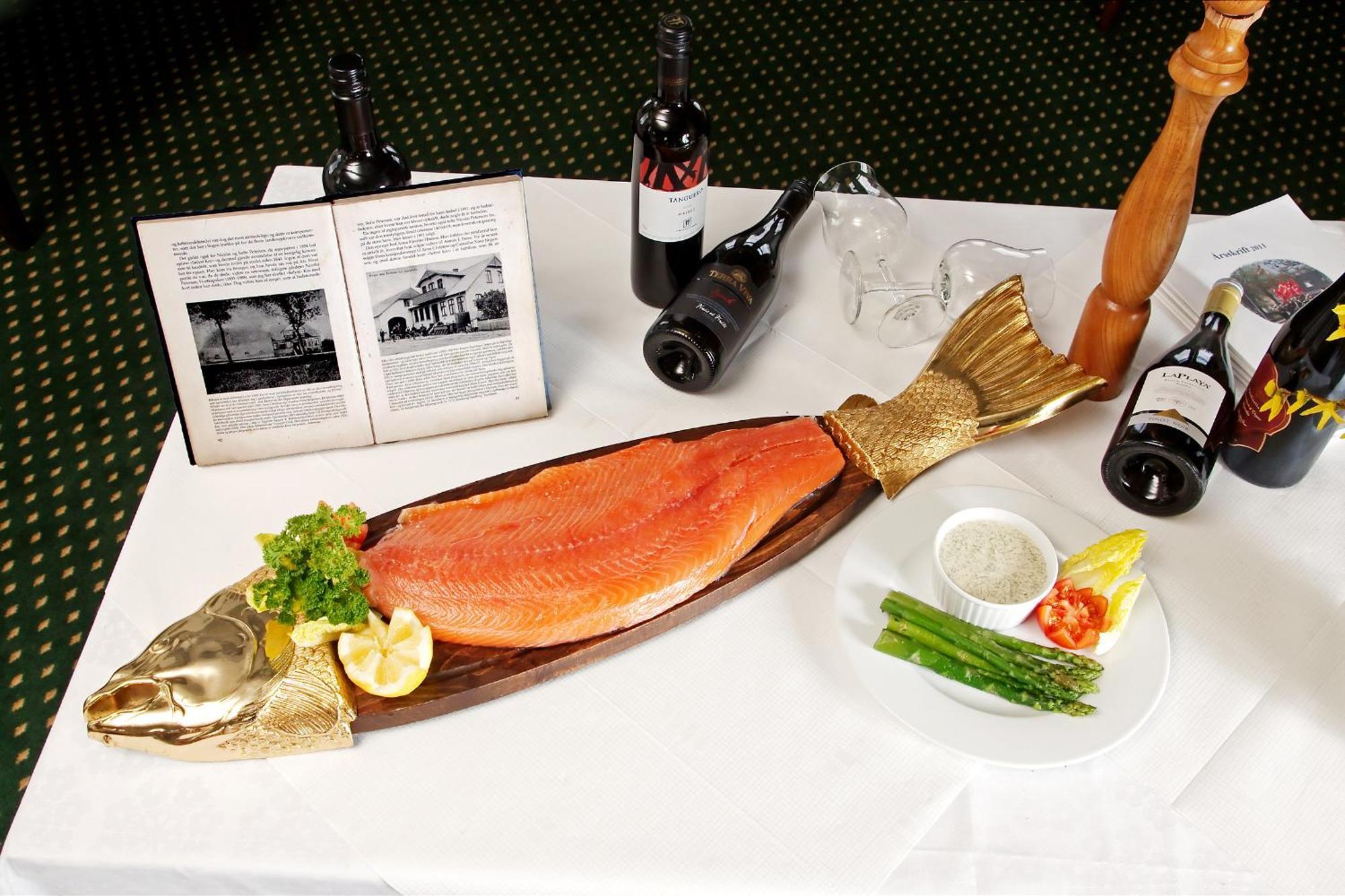 Solyst Kro- Restaurant Og Hotel I/S 아벤라 외부 사진