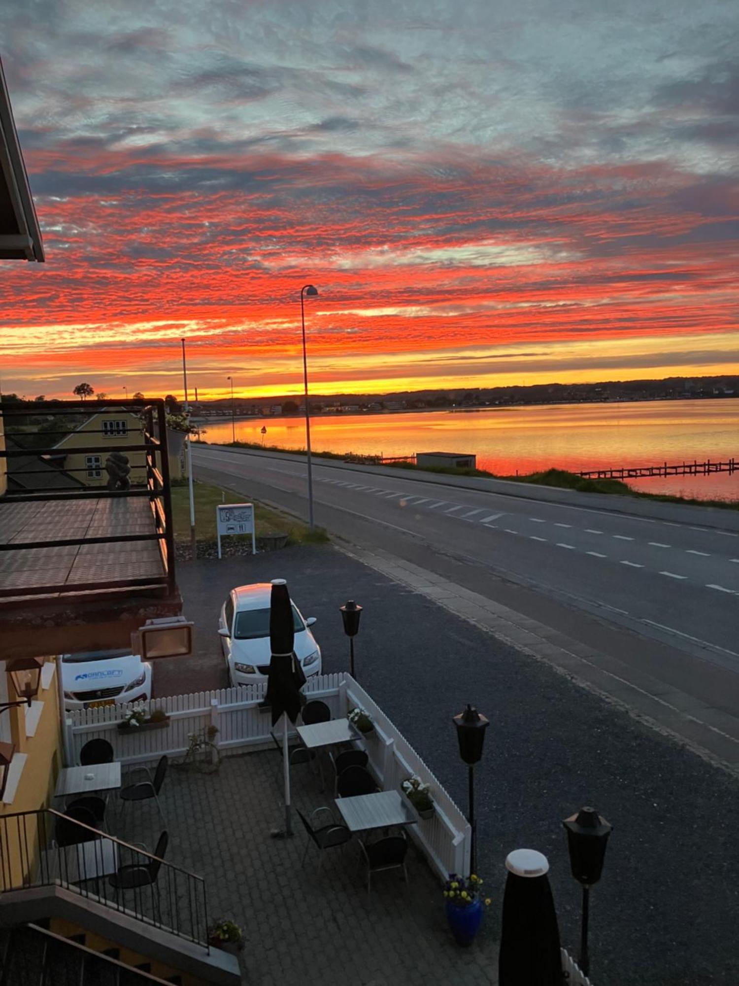 Solyst Kro- Restaurant Og Hotel I/S 아벤라 외부 사진
